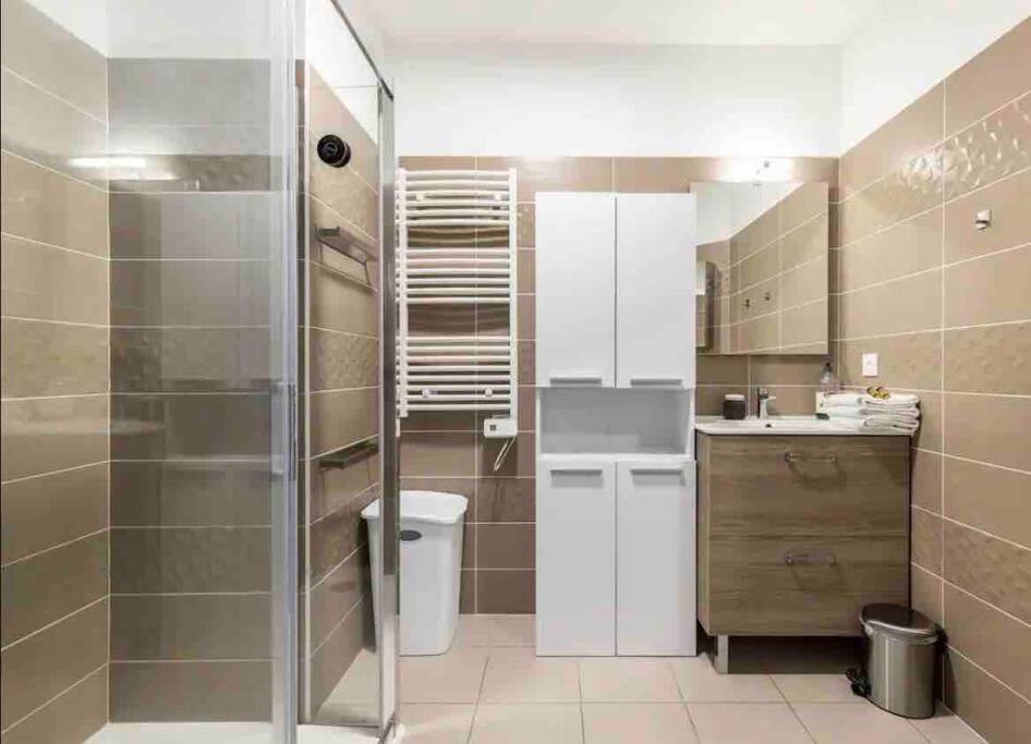 Logement Moderne Luxueux Parking Ac Cote De La Mer Ницца Экстерьер фото